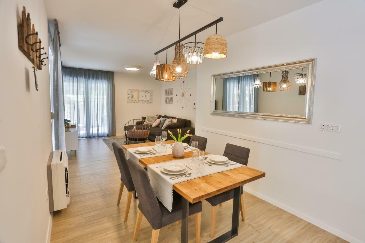 Luxury Urban Villa Apartments With Jacuzzi Split Zewnętrze zdjęcie