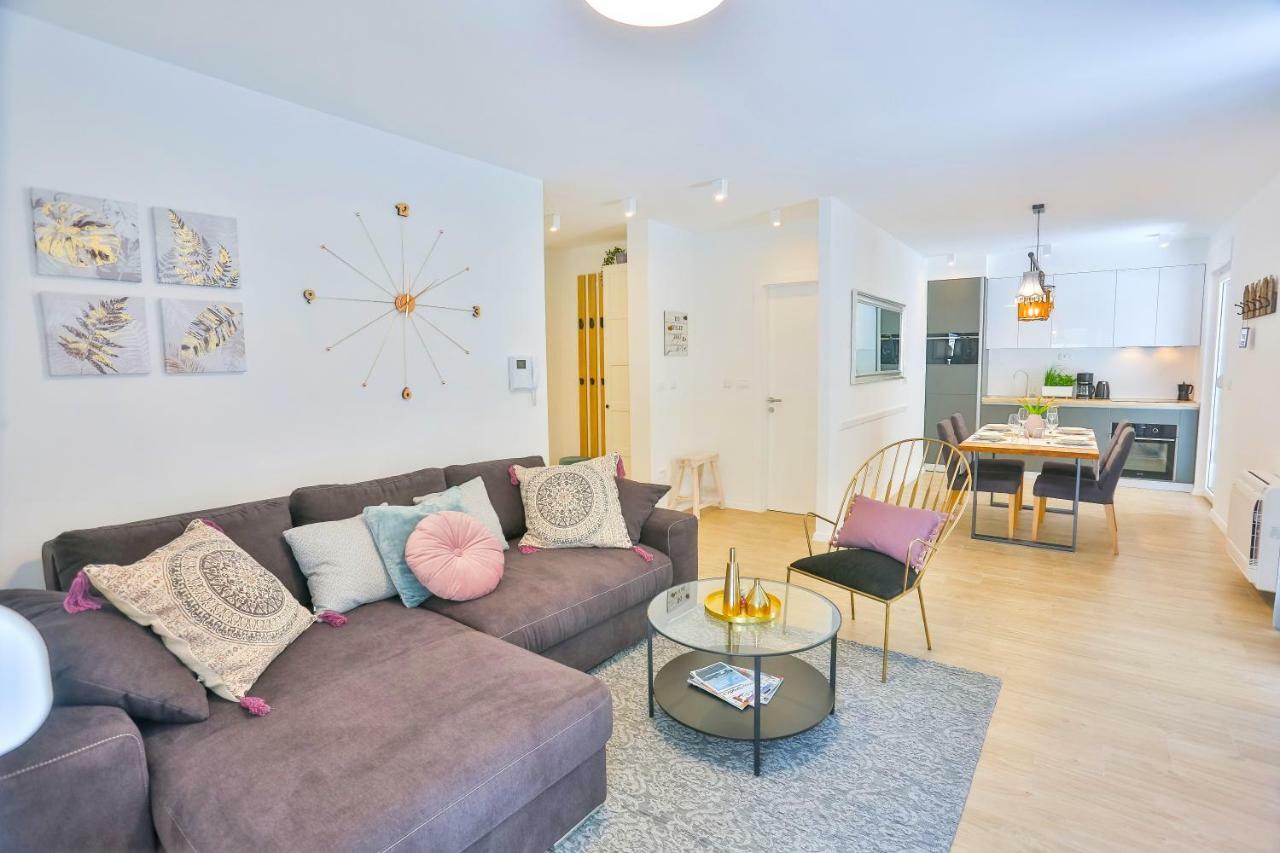 Luxury Urban Villa Apartments With Jacuzzi Split Zewnętrze zdjęcie